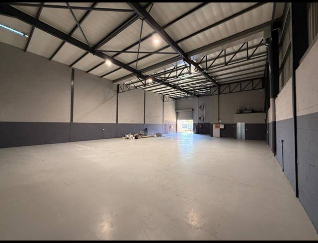 519M² WAREHOUSE TO LET IN STIKLAND INDUSTRIAL